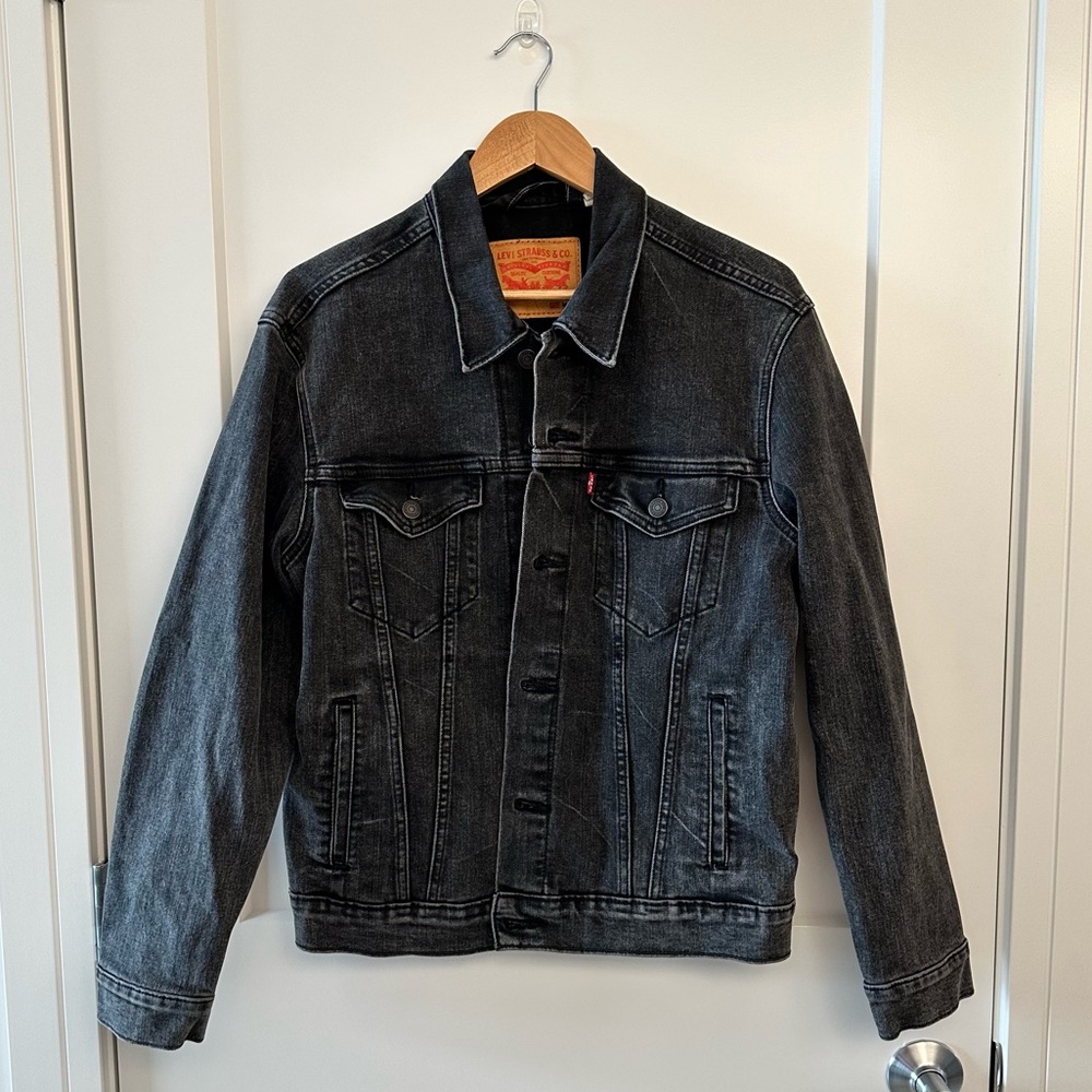 Men’s Levi’s black jacket relaxed fit - medium